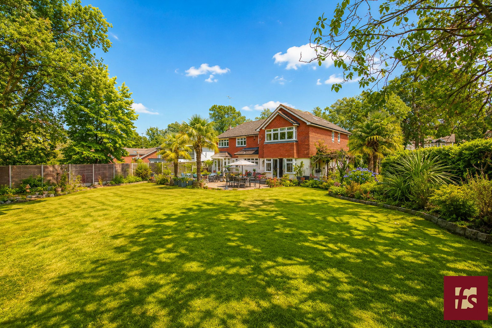 Ravenswood Avenue, Crowthorne, Berkshire RG45 6AX