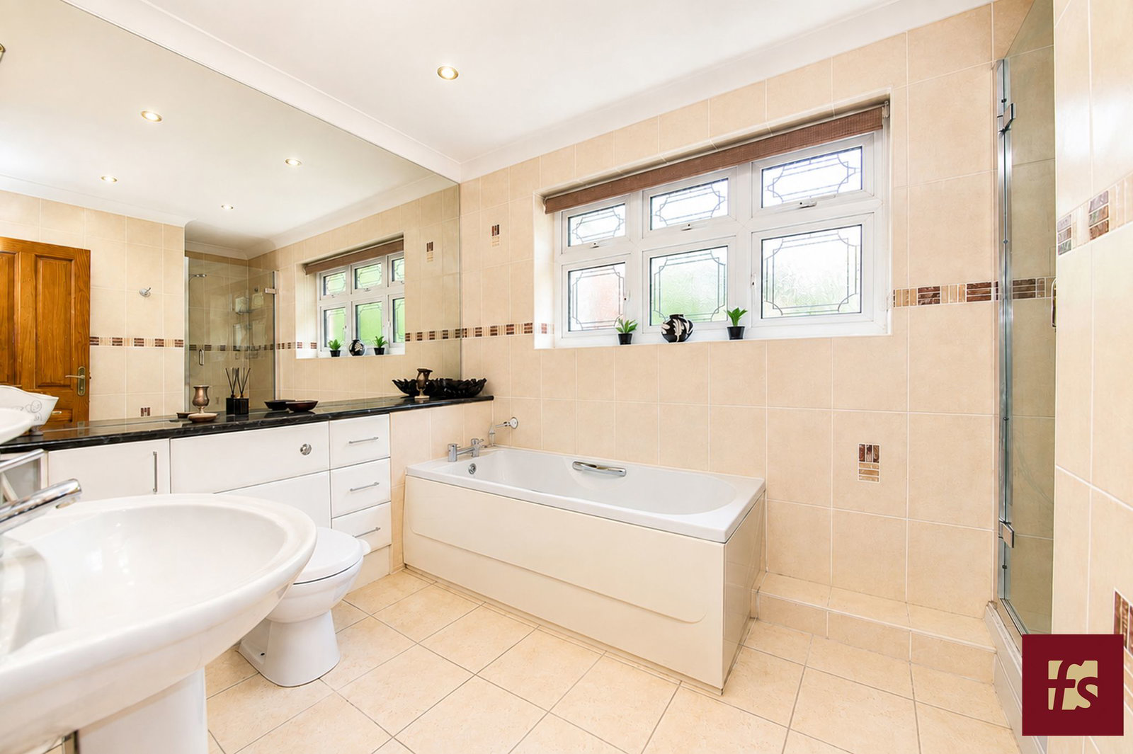 Ravenswood Avenue, Crowthorne, Berkshire RG45 6AX, photo 18