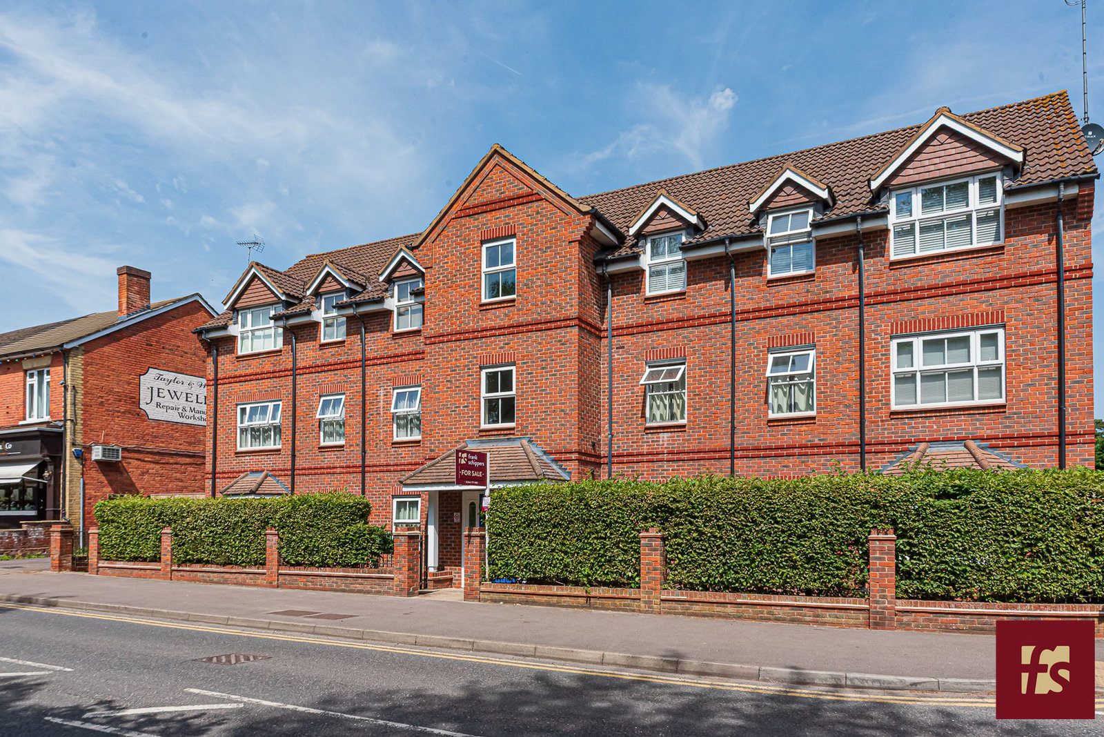 Talavera Close, Crowthorne, Berkshire RG45 6DE , photo 2