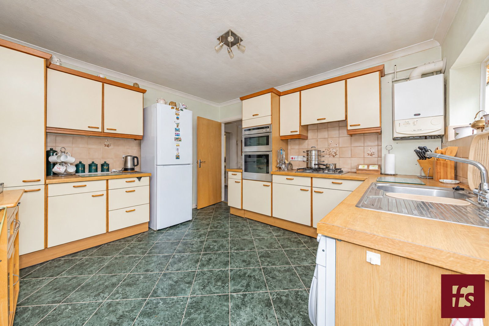Broom Acres, Sandhurst, Berkshire GU47 8PW, photo 9