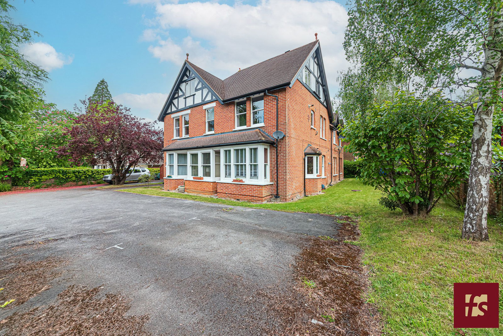 St Annes Court, Dukes Ride, Crowthorne, Berkshire RG45 6DN, photo 9