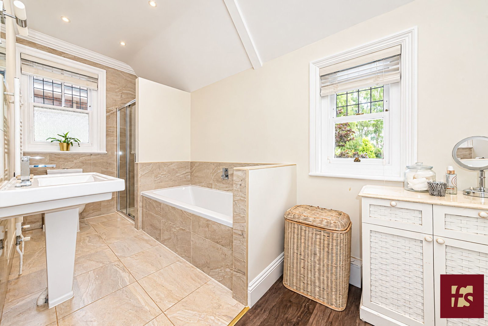 The Avenue, Crowthorne, Berkshire RG45 6PG, photo 17