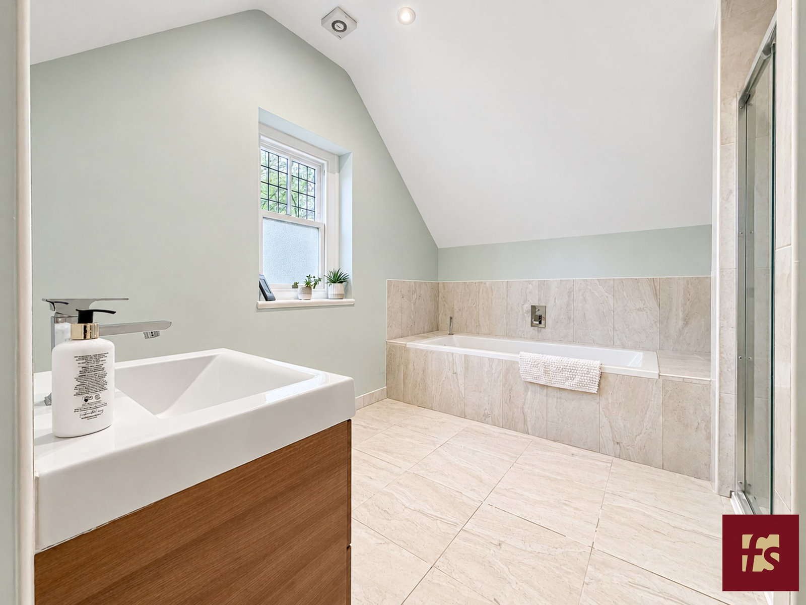 The Avenue, Crowthorne, Berkshire RG45 6PG, photo 18