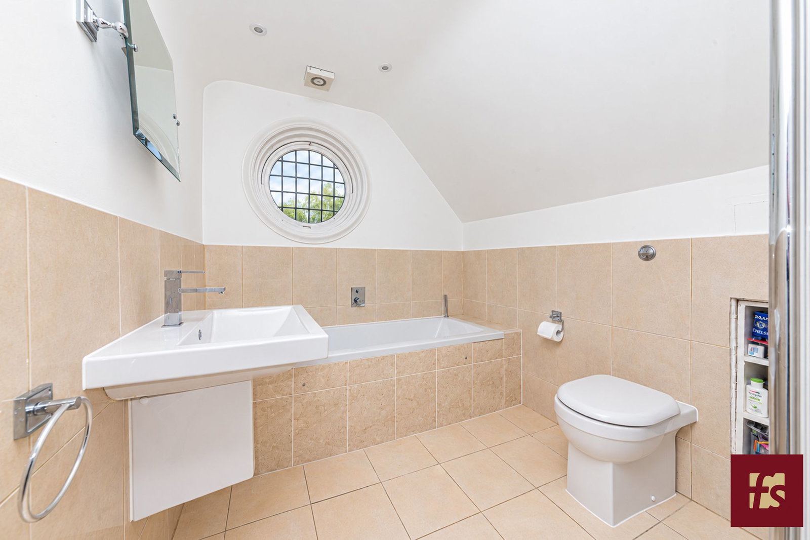 The Avenue, Crowthorne, Berkshire RG45 6PG, photo 25