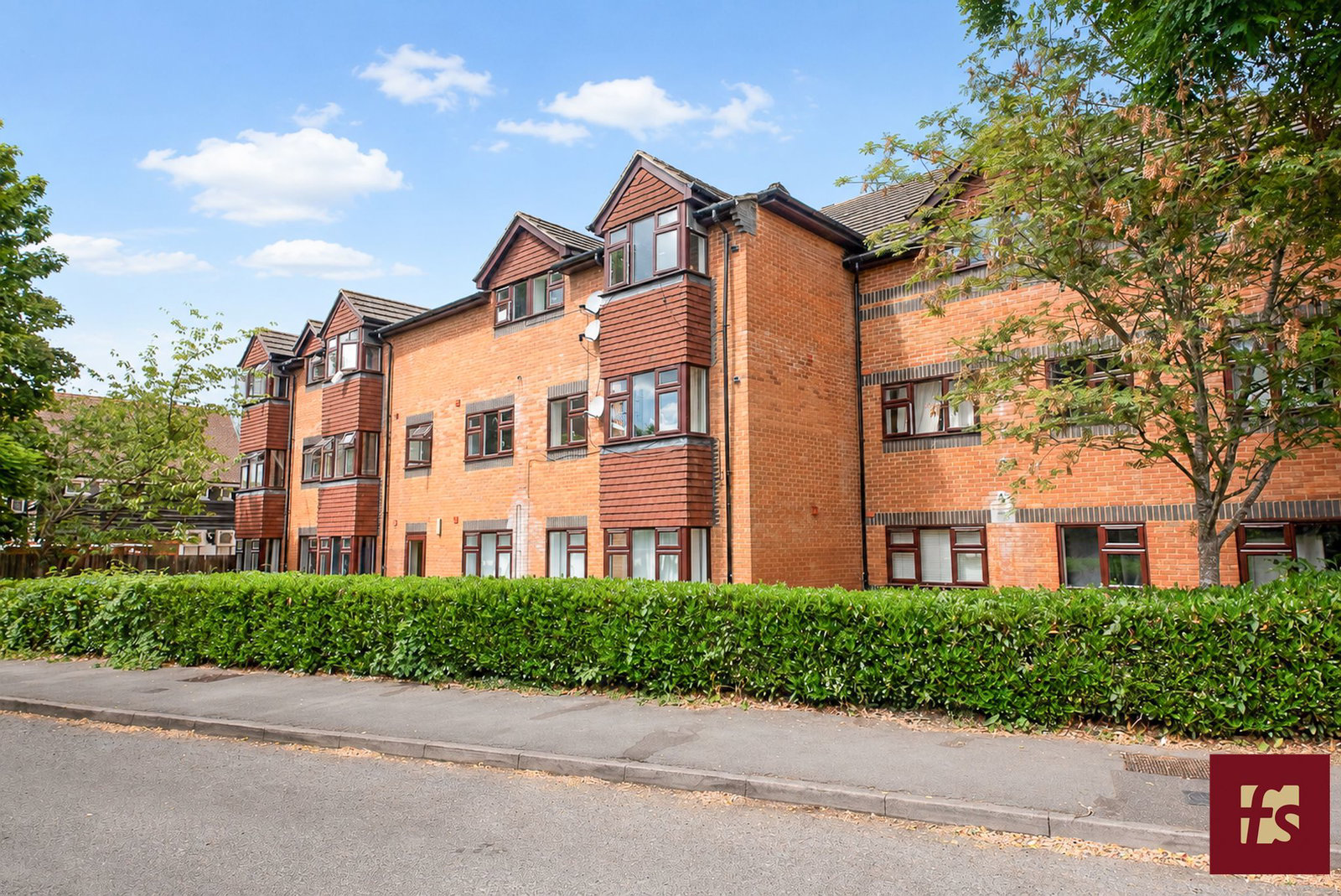 Emerson Court, Albert Walk, Crowthorne, RG45 7EB, photo 9