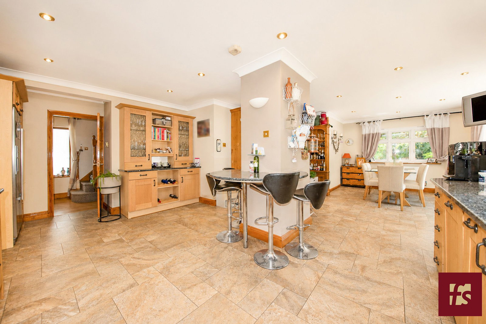 Ravenswood Avenue, Crowthorne, Berkshire RG45 6AX, photo 4