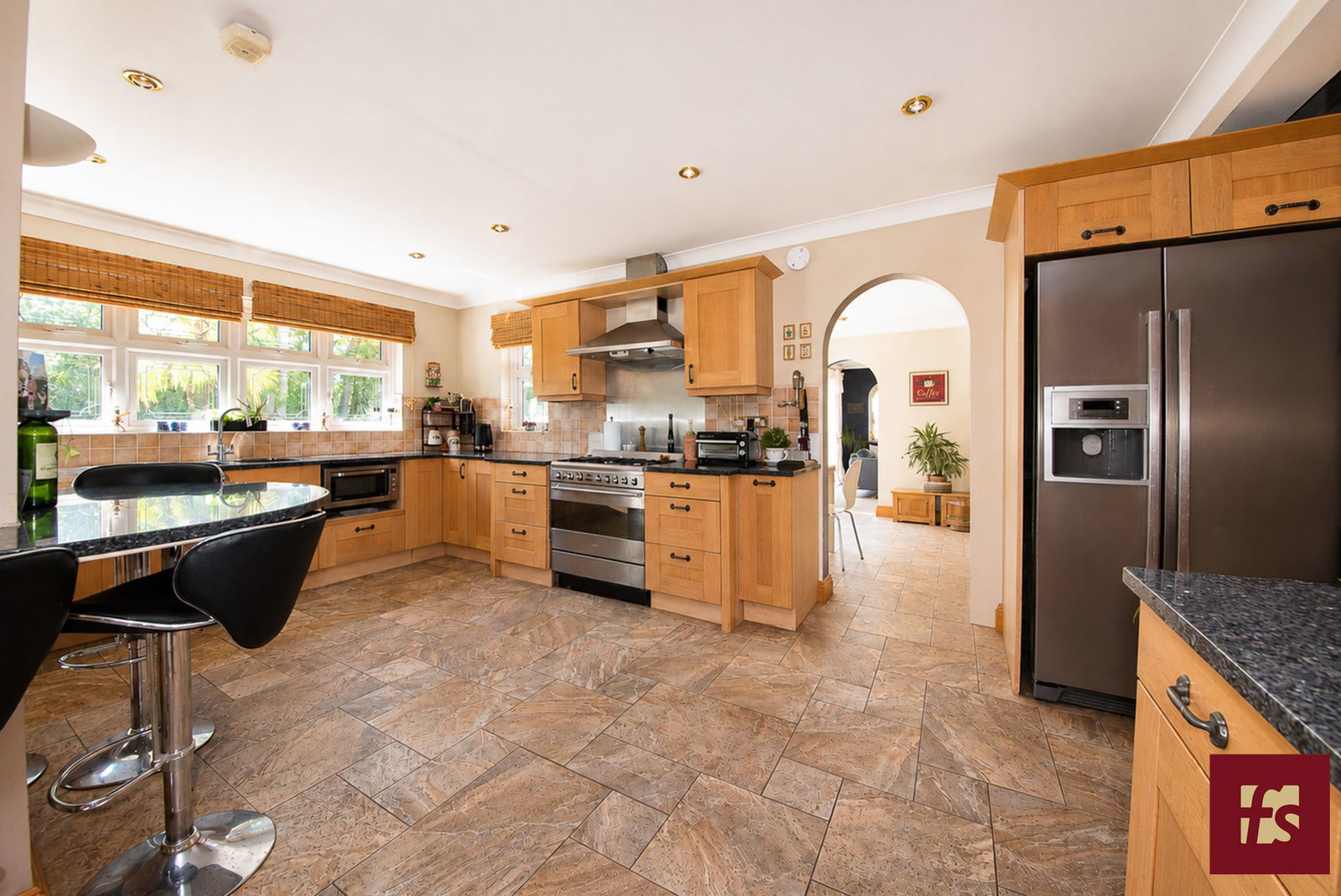 Ravenswood Avenue, Crowthorne, Berkshire RG45 6AX, photo 5