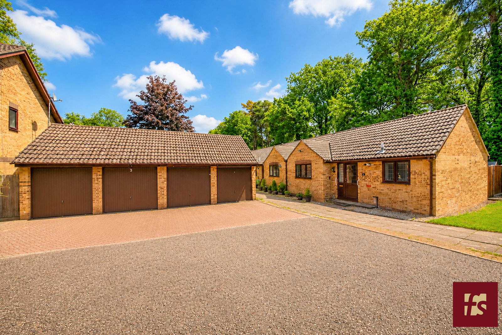 Holme Close, Crowthorne, RG45 6TF