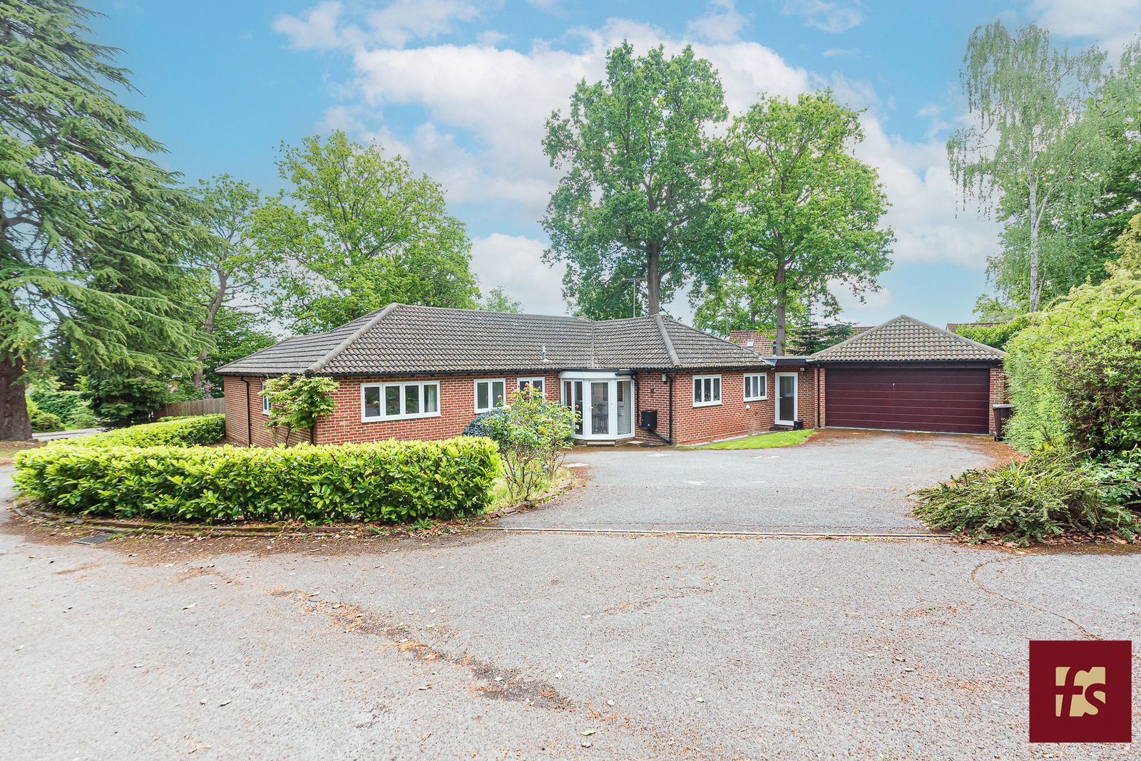 Windrush Heights, Sandhurst, Berkshire GU47 8ET