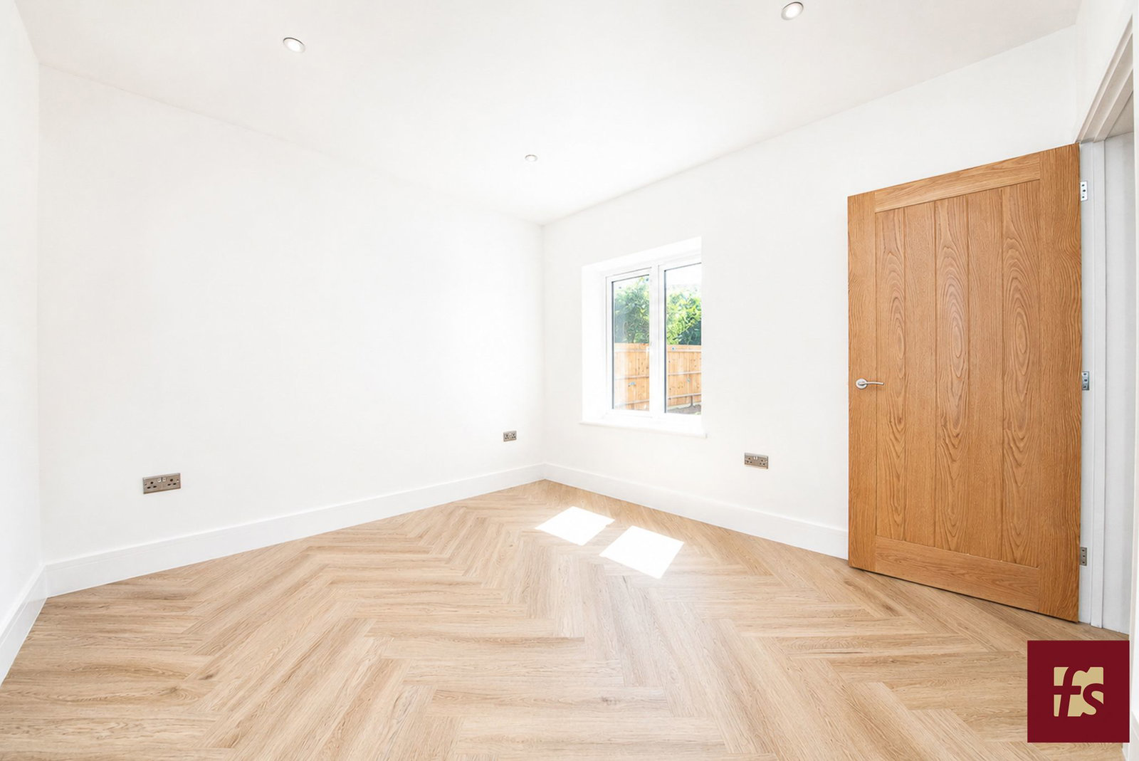 Hunters Mews, Hancombe Road, Sandhurst, Berkshire GU47 8NP, photo 11