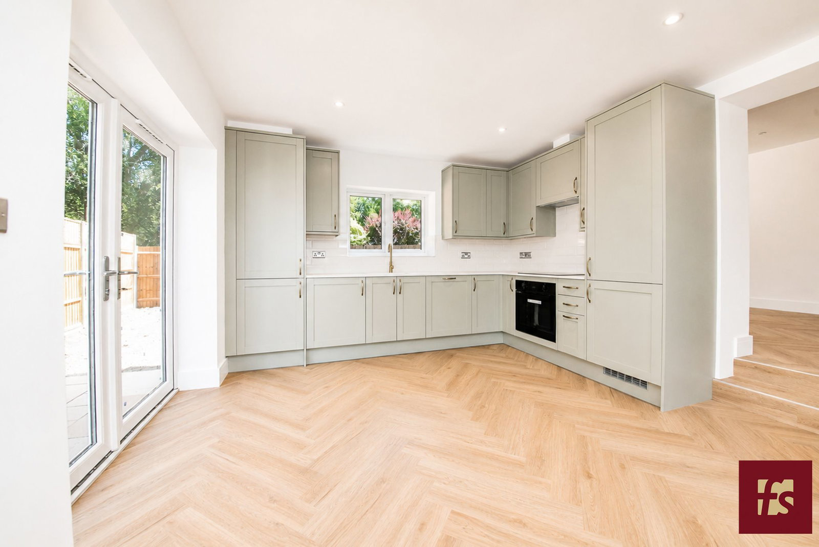 Hunters Mews, Hancombe Road, Sandhurst, Berkshire GU47 8NP, photo 8