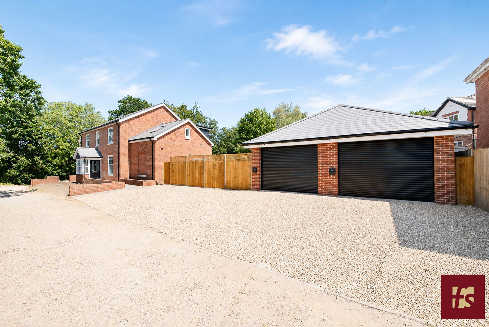 Hunters Mews, Hancombe Road, Sandhurst, Berkshire GU47 8NP, photo 3