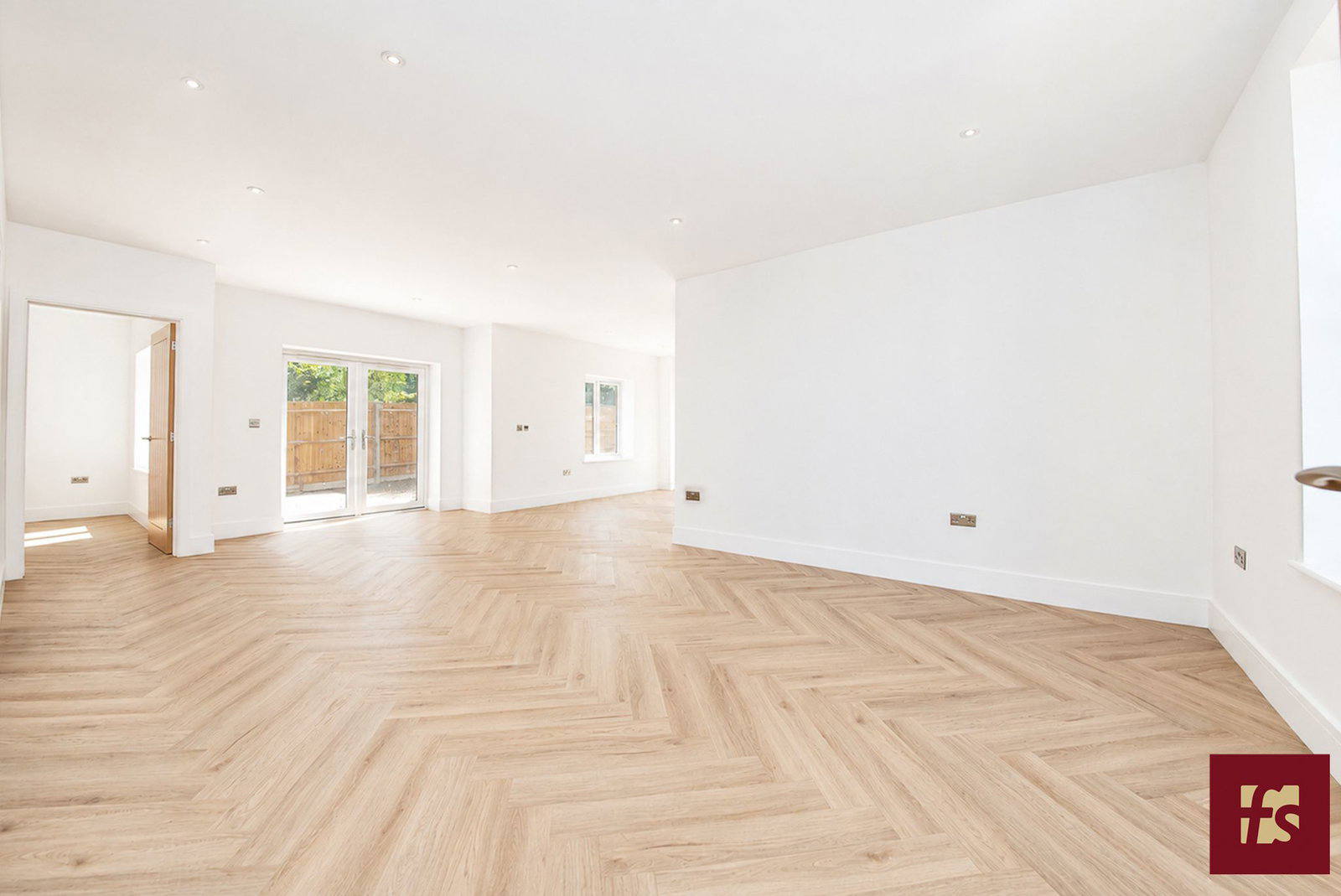 Hunters Mews, Hancombe Road, Sandhurst, Berkshire GU47 8NP, photo 5