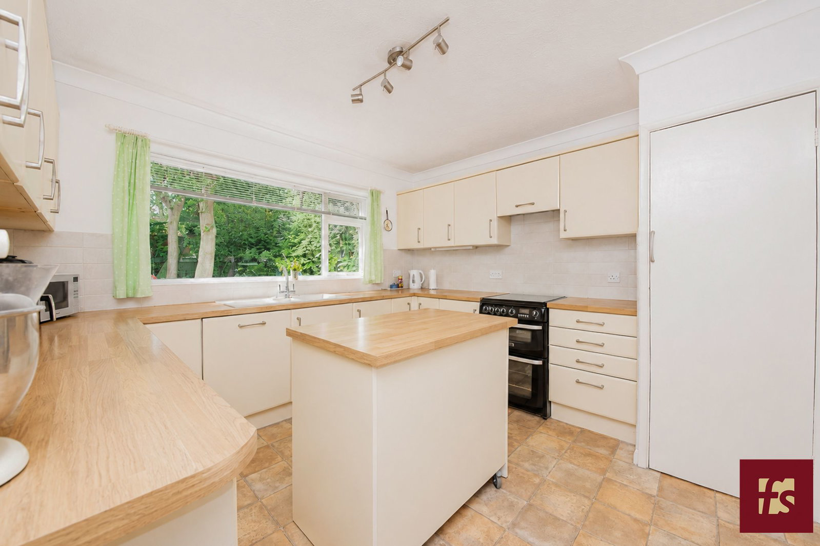 Lower Wokingham Road, Crowthorne, RG45 6DA, photo 8