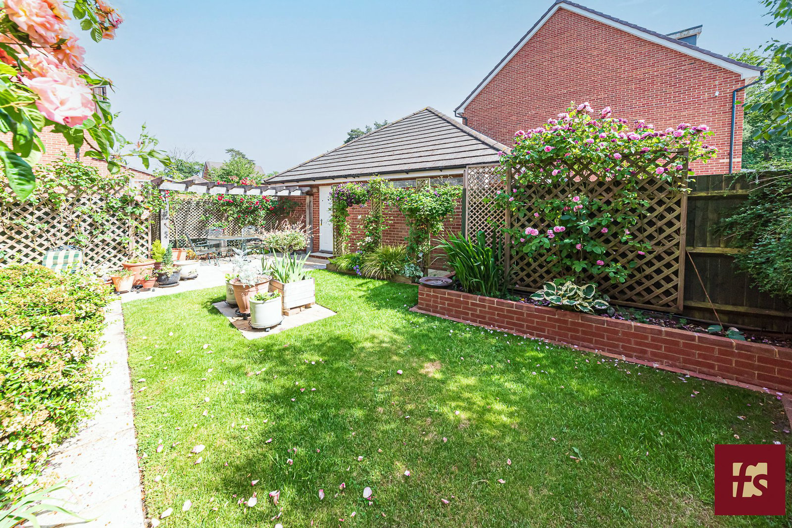 Arlott Green, Crowthorne, Berkshire RG45 7FG, photo 2