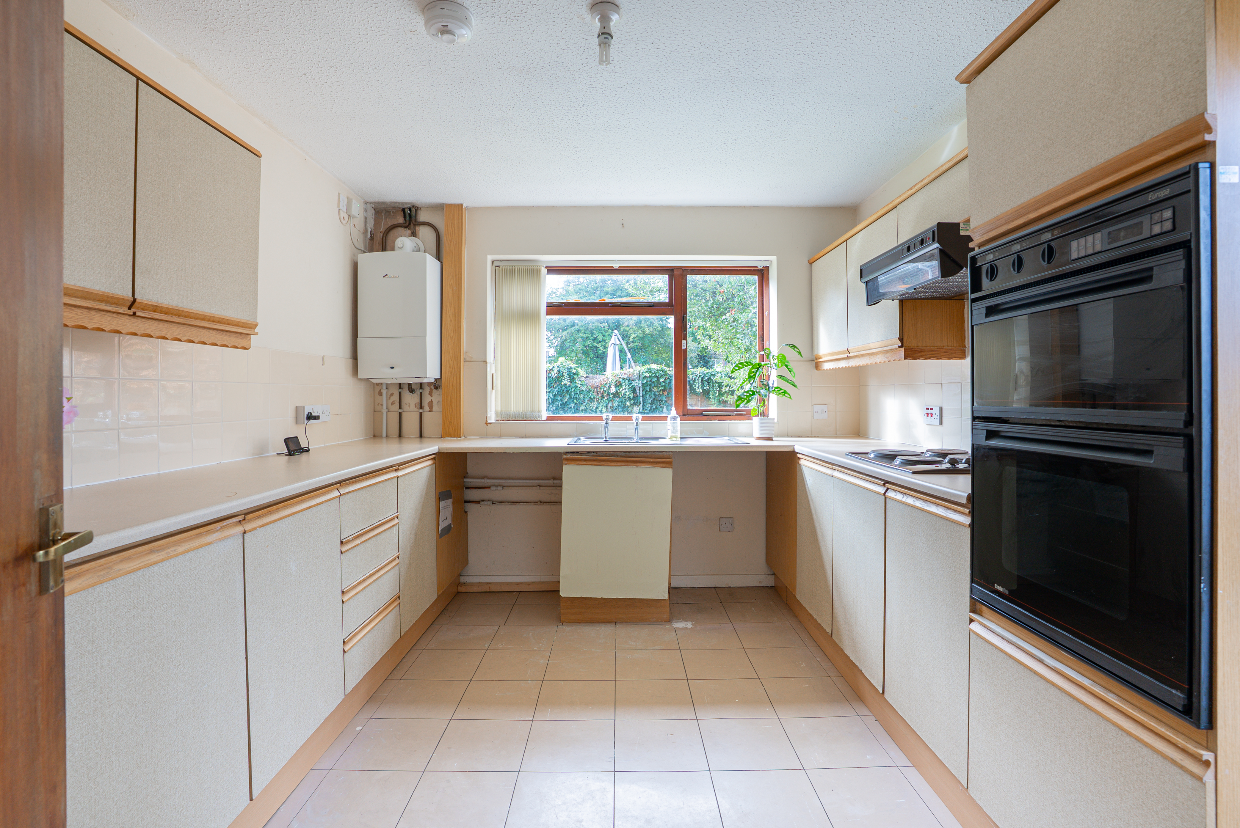 Summerfields, Rhostyllen, LL14, photo 3