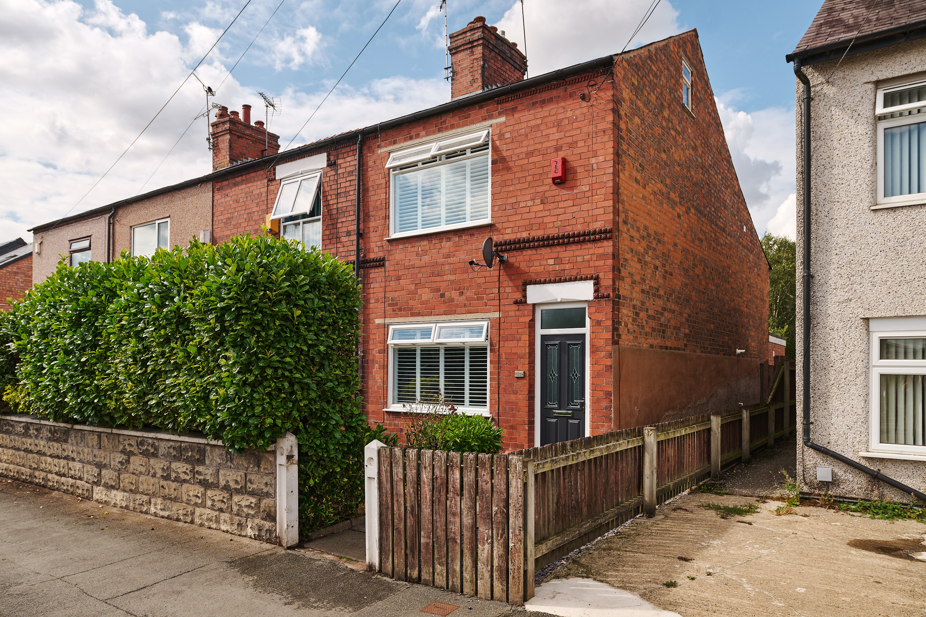 Victoria Road, Saltney, CH4