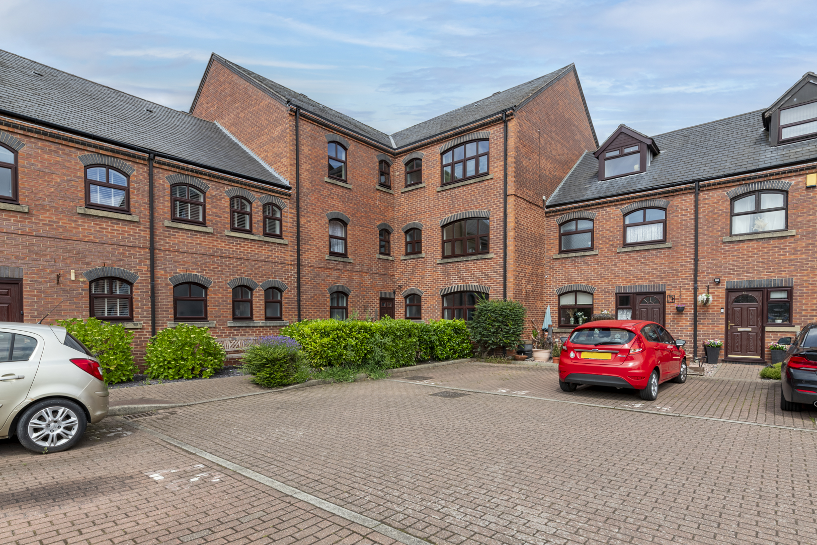 South Pier Road, Ellesmere Port, CH65