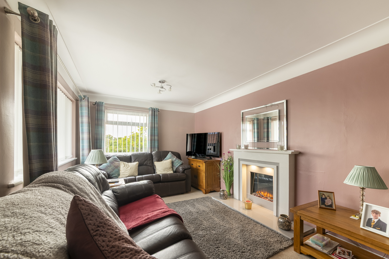 Belle Vue Lane, Guilden Sutton, CH3, photo 5