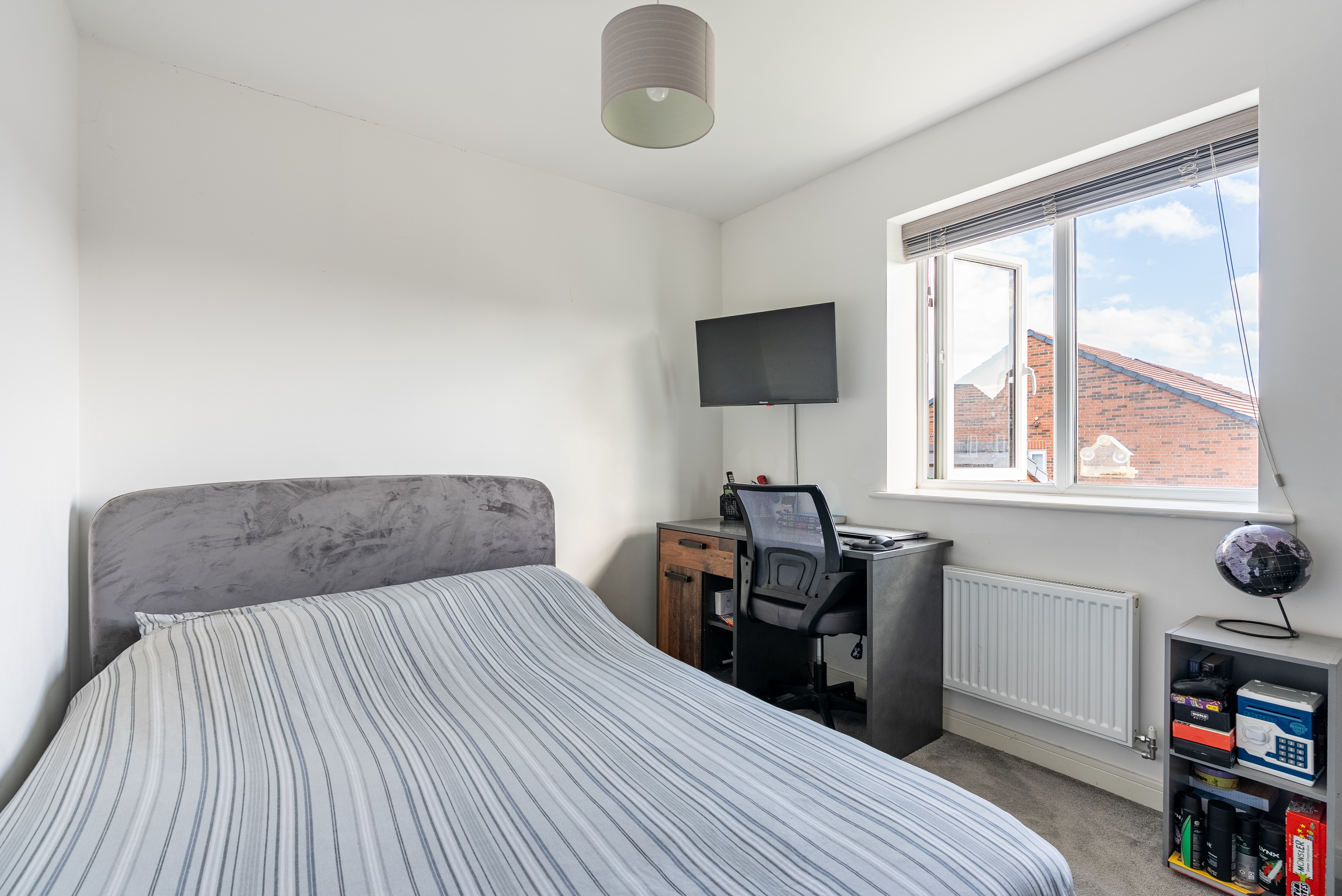 Halle Court, Llay, LL12, photo 18