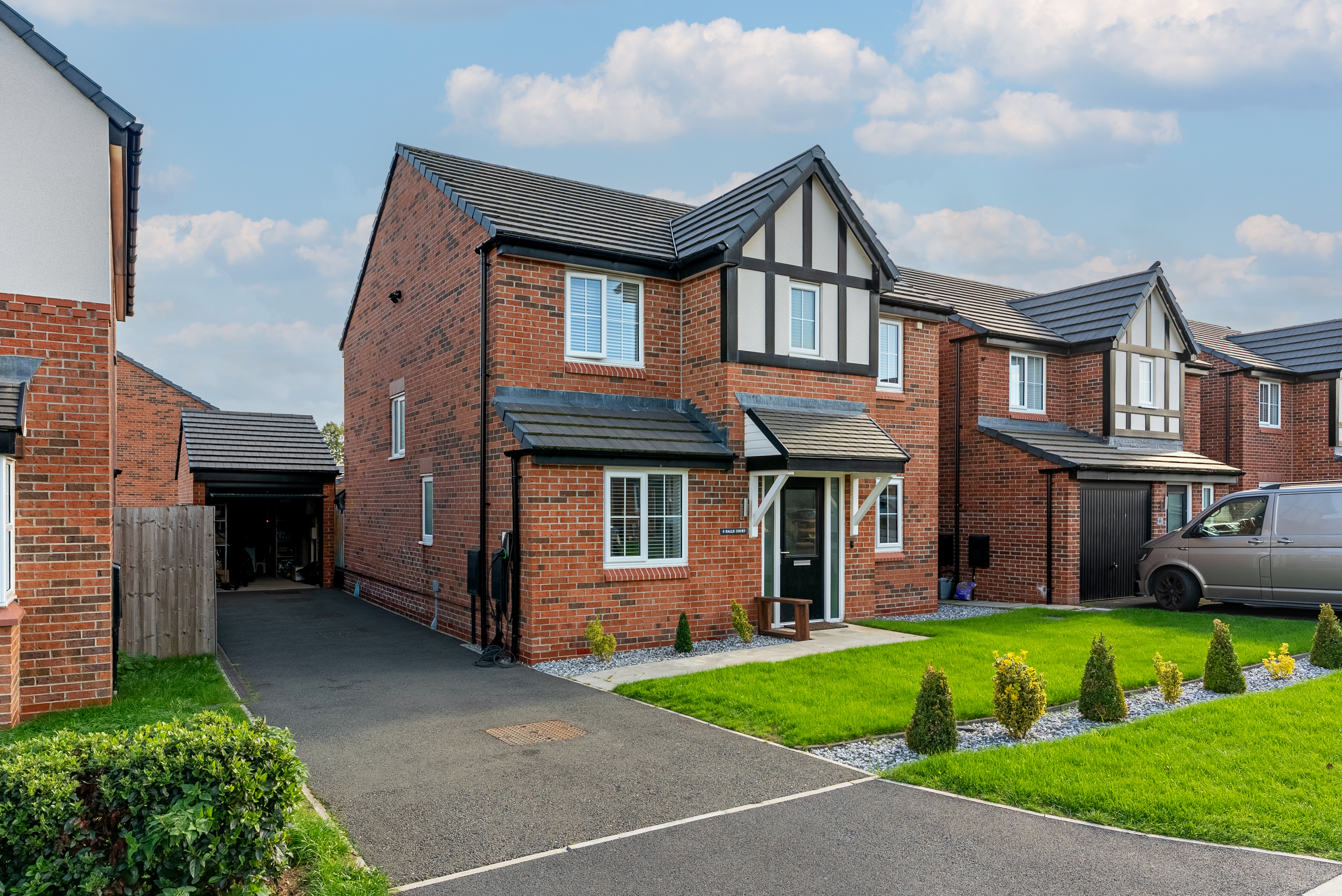 Halle Court, Llay, LL12, photo 25