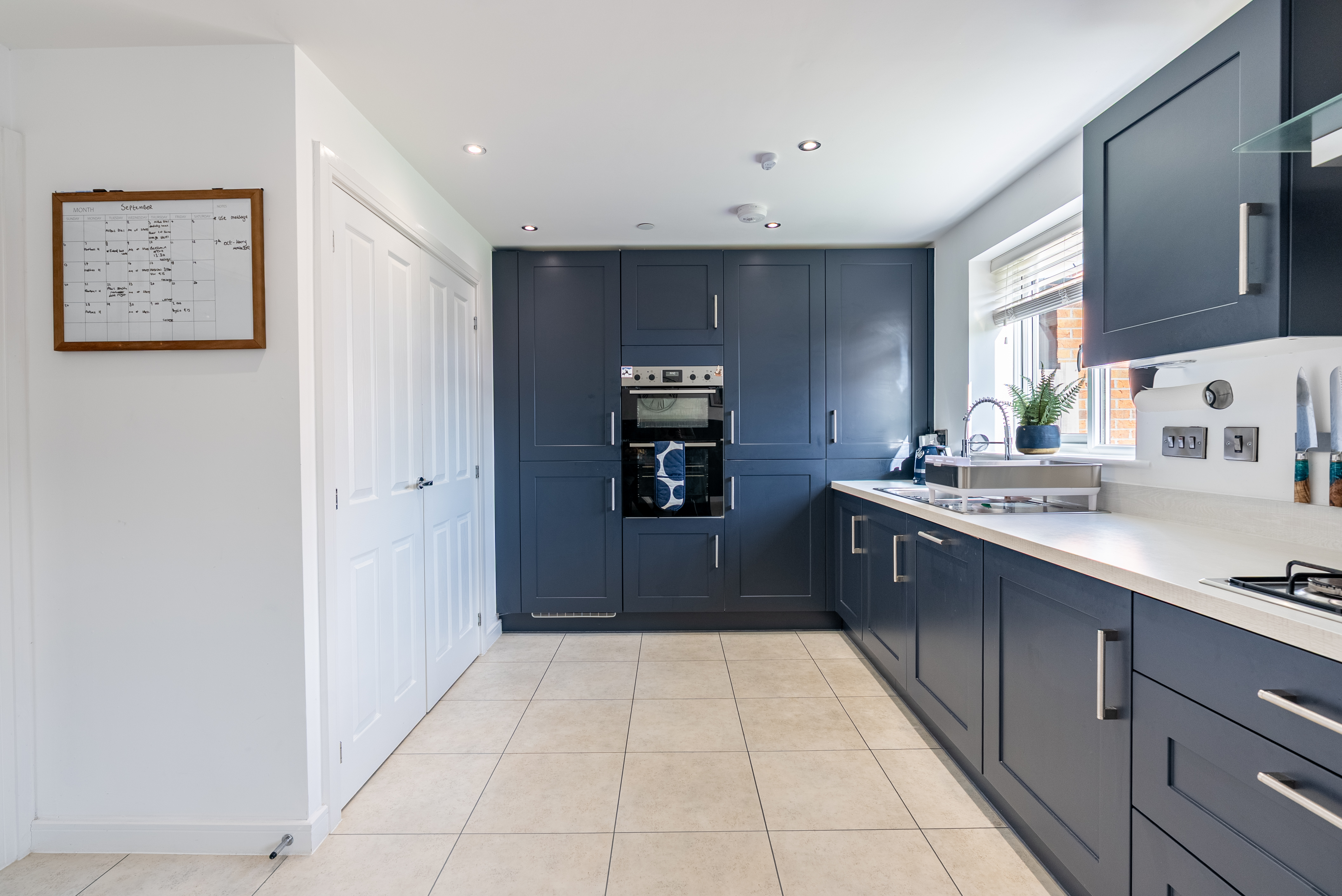 Halle Court, Llay, LL12, photo 5