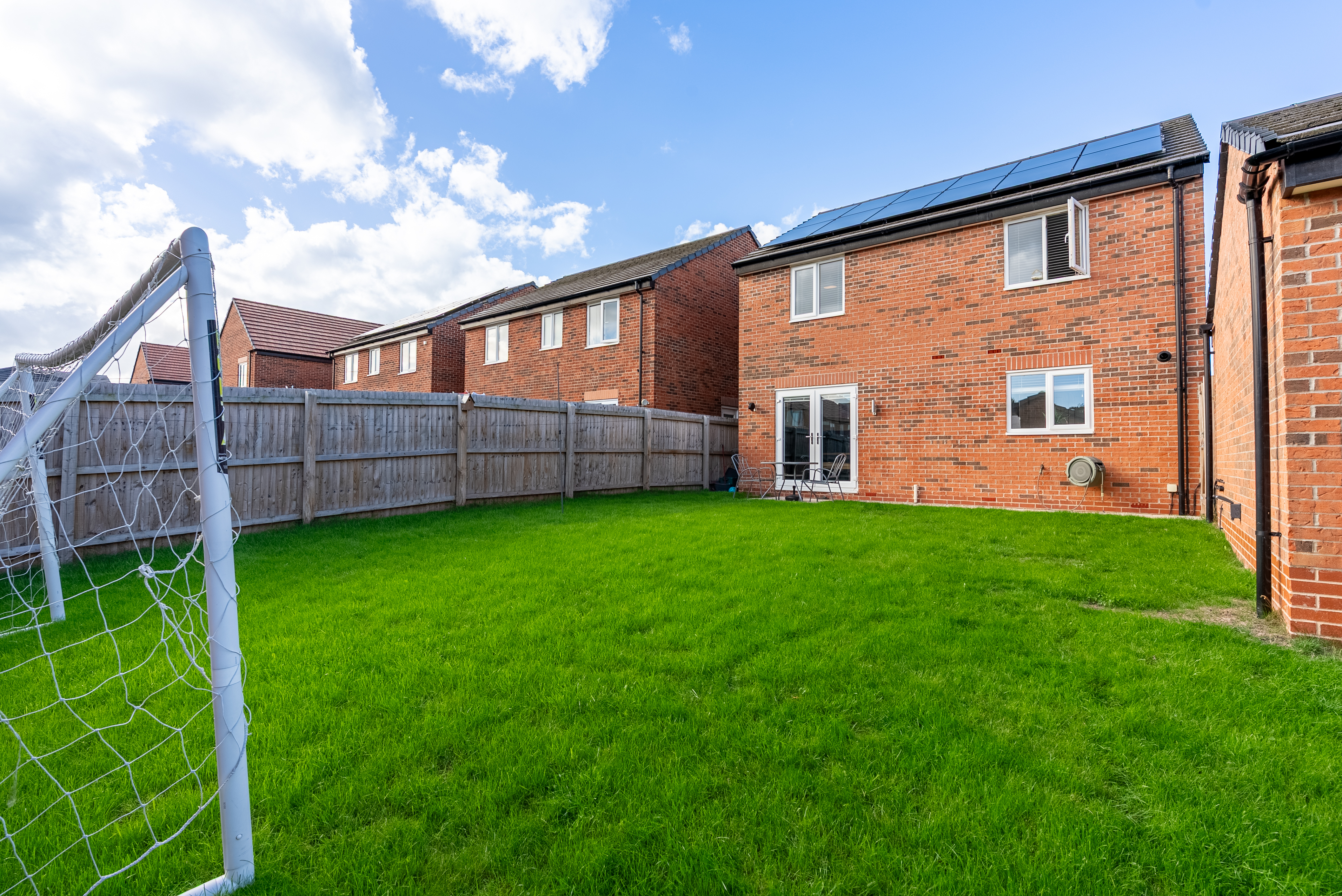 Halle Court, Llay, LL12, photo 24