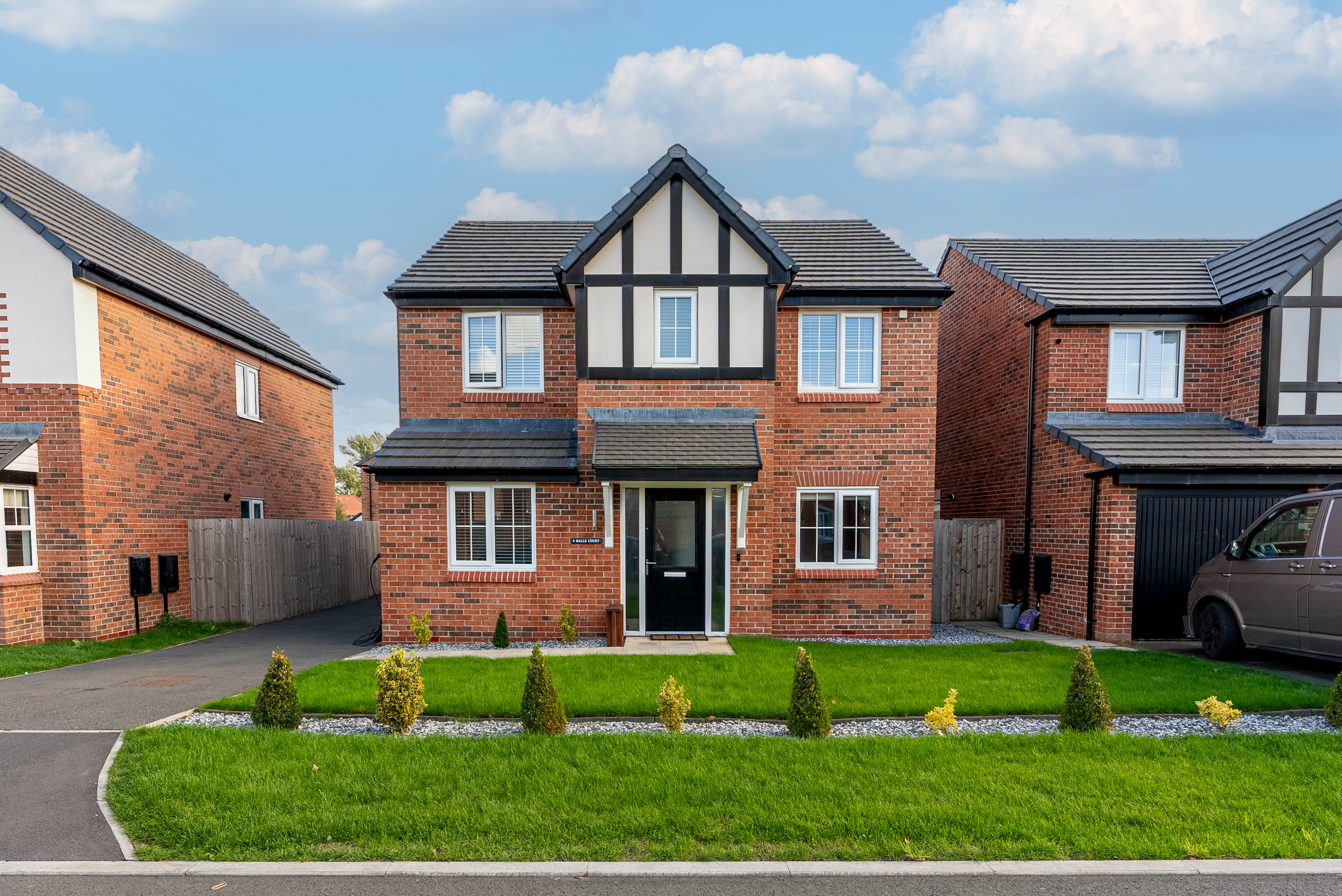Halle Court, Llay, LL12