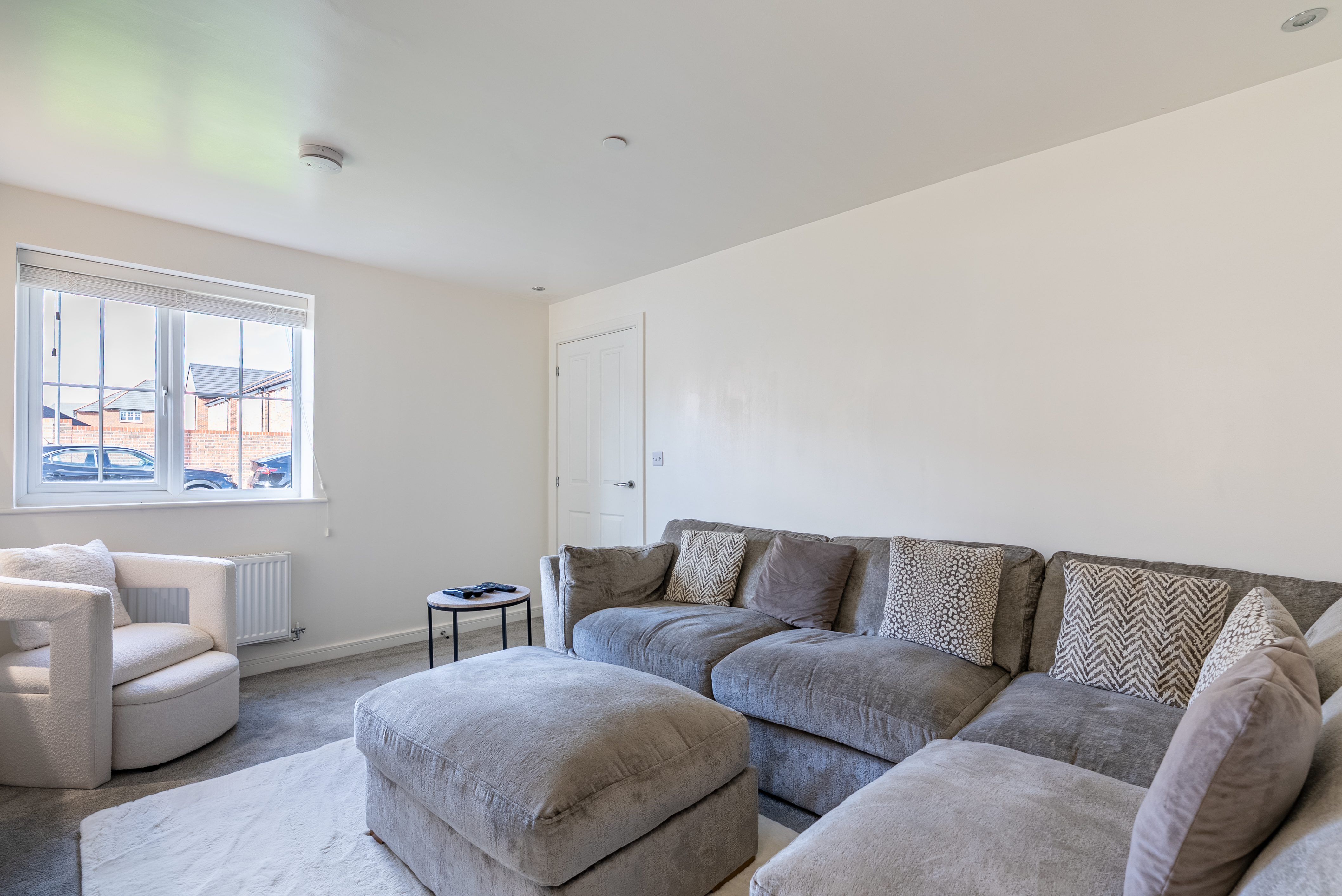 Halle Court, Llay, LL12, photo 8
