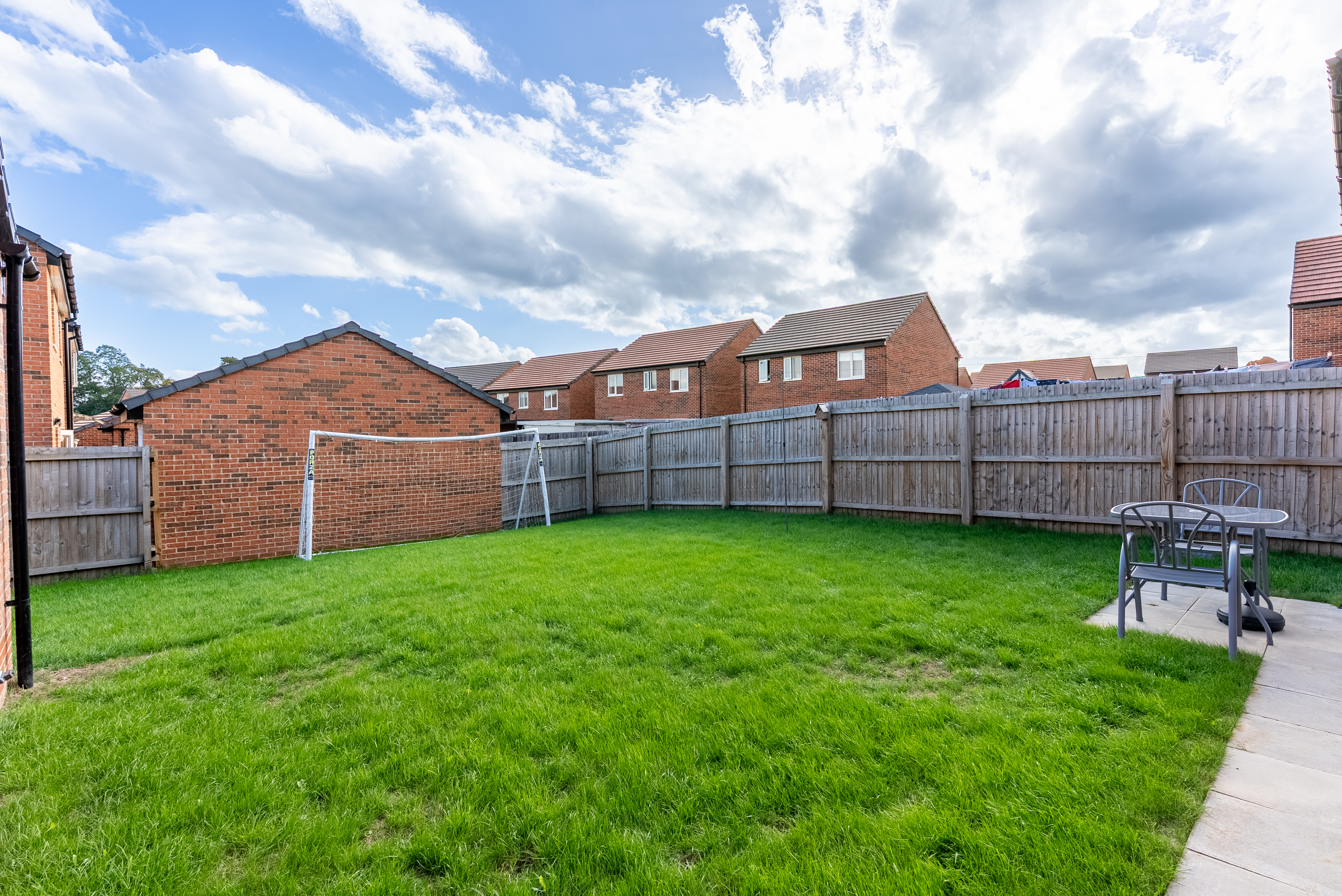 Halle Court, Llay, LL12, photo 23