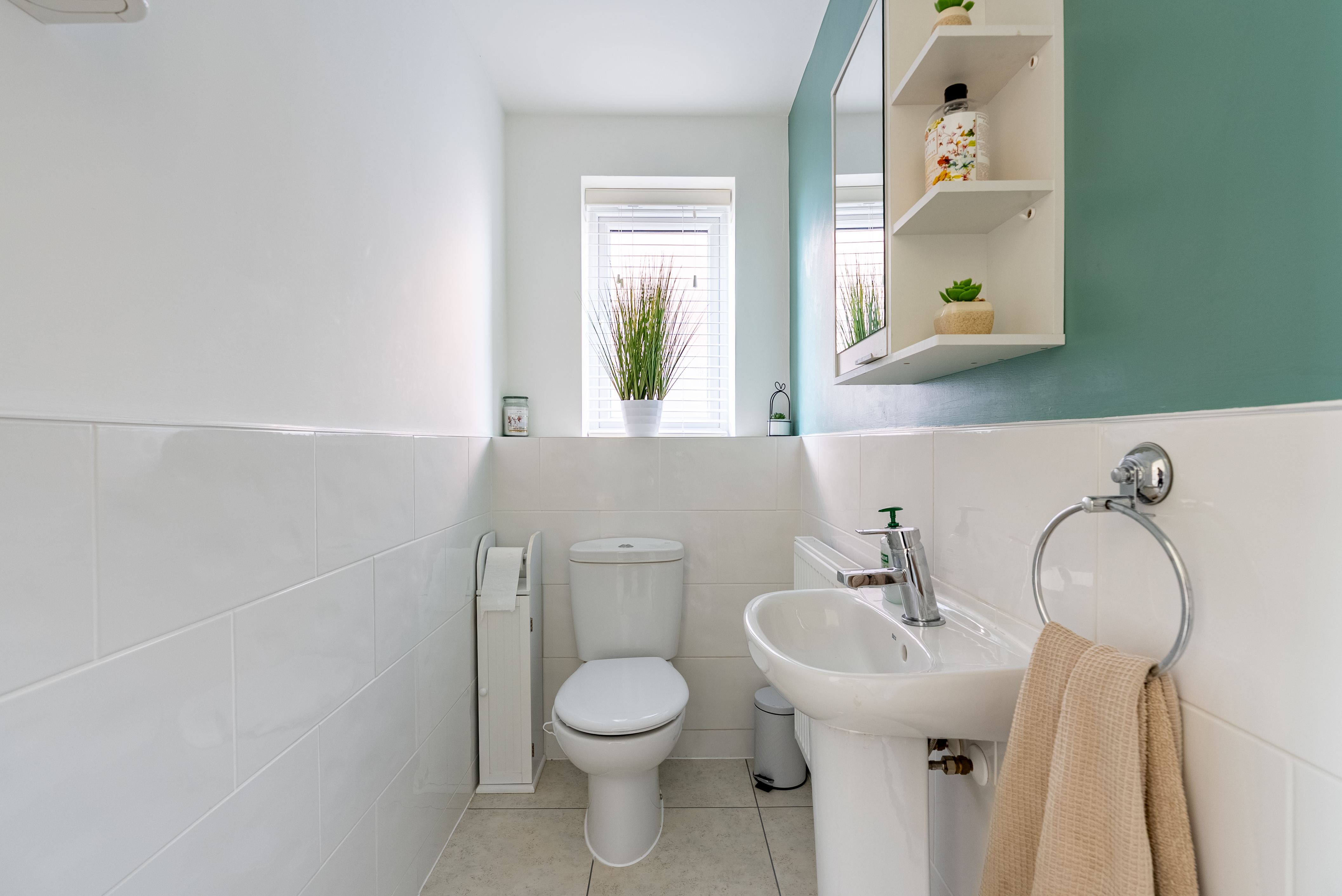 Halle Court, Llay, LL12, photo 10