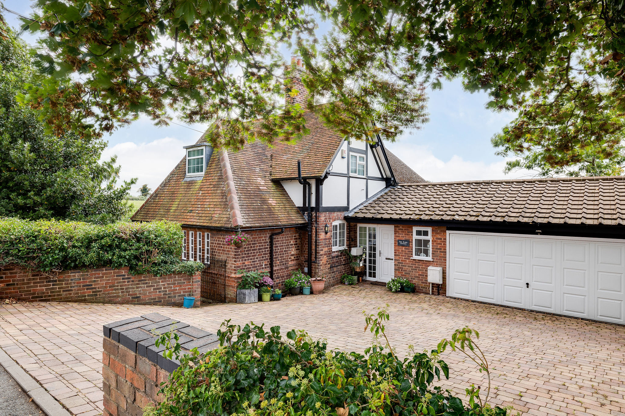 Vicarage Lane, Gresford, LL12