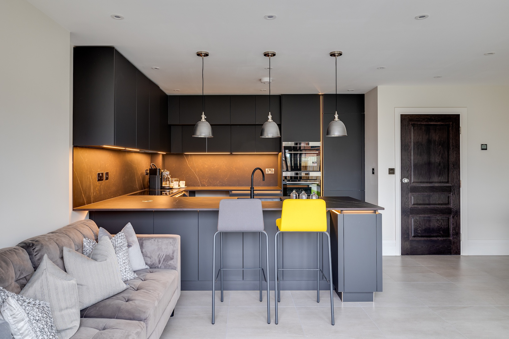 Beaufort Court, Lache Lane, CH4, photo 2