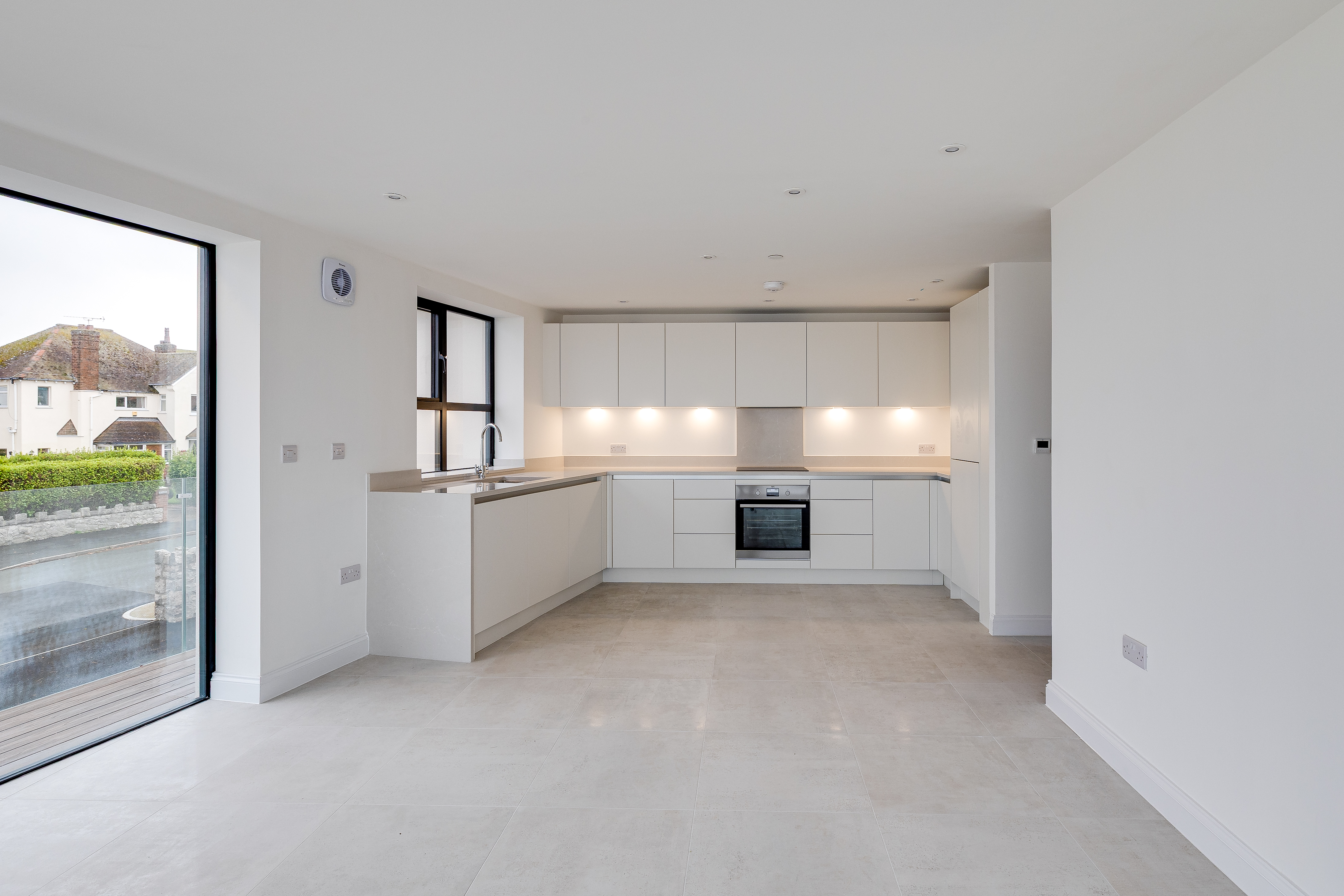 57 Marine Drive, Colwyn Bay, LL28, photo 5