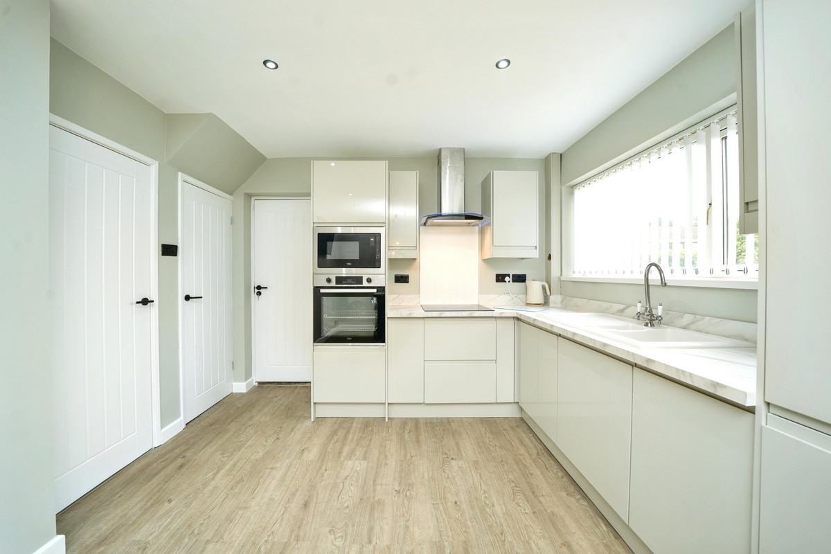 Fellows Avenue, Kingswinford, DY6, photo 16