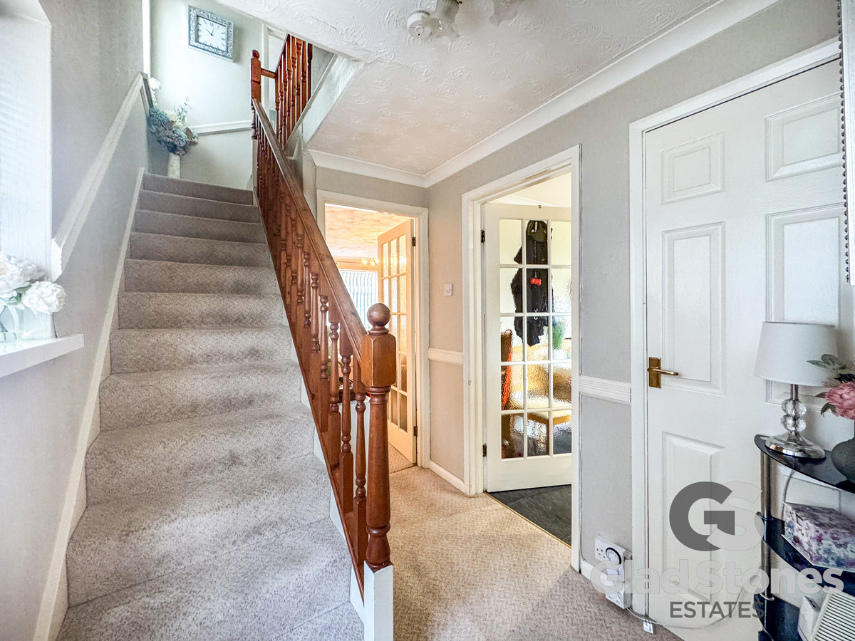 Shortwood Crescent, Plymouth, PL9 Spacious Semi Detached Family Home in Plymstock, photo 6