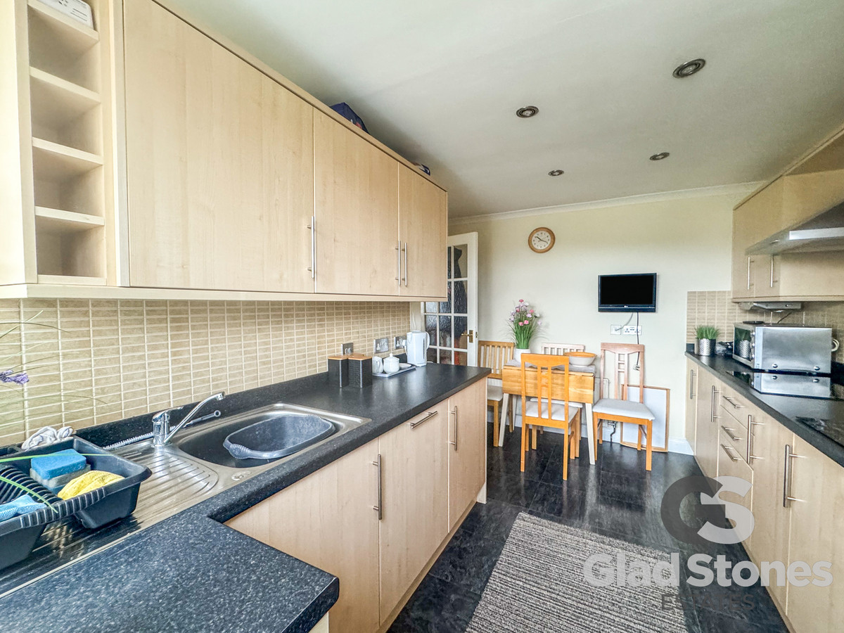 Shortwood Crescent, Plymouth, PL9 Spacious Semi Detached Family Home in Plymstock, photo 9