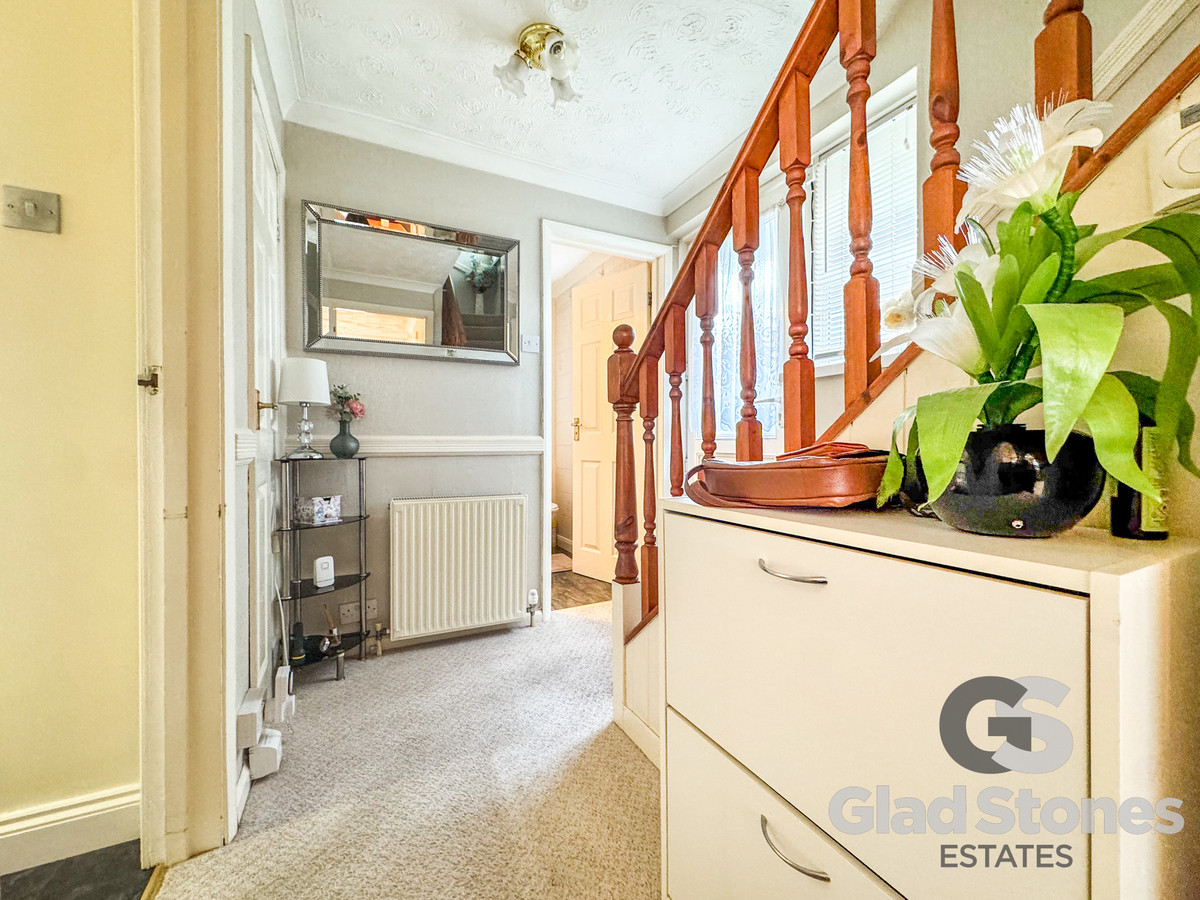 Shortwood Crescent, Plymouth, PL9 Spacious Semi Detached Family Home in Plymstock, photo 10