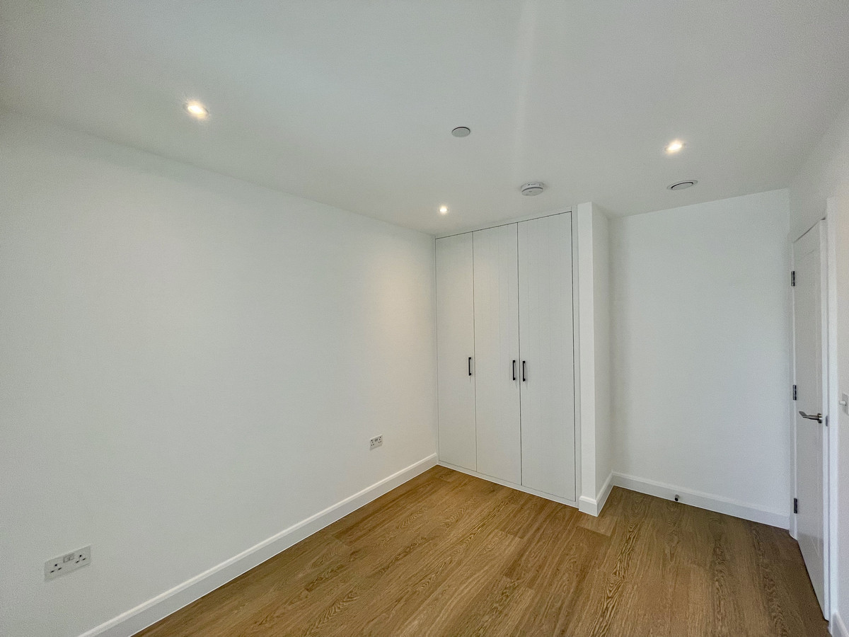 Seagull Lane, London, E16, photo 10
