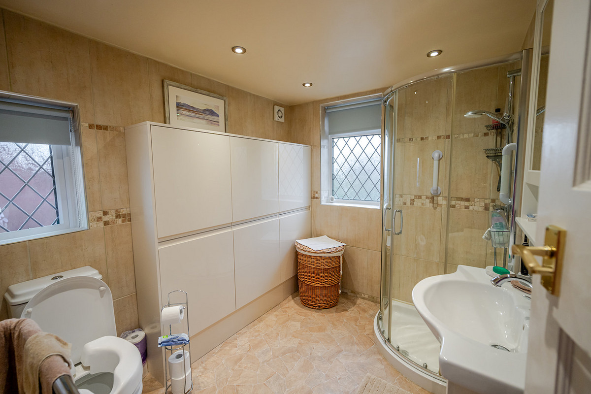 Spen Lane, Leeds, LS16, photo 27