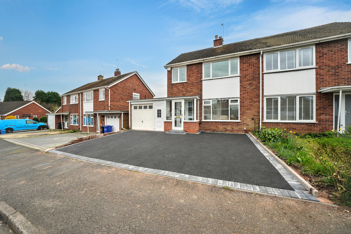 Fellows Avenue, Kingswinford, DY6