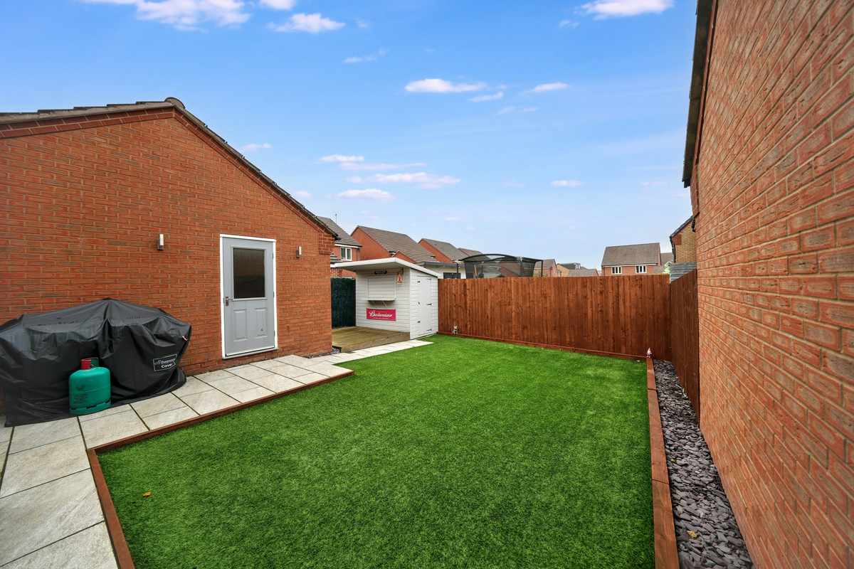 Field Sidings Way, Kingswinford, DY6, photo 40