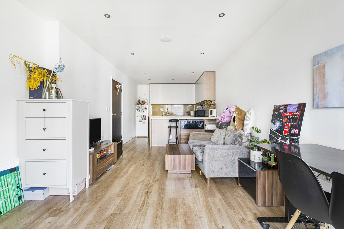 Aerodrome Road, London, NW9, photo 2