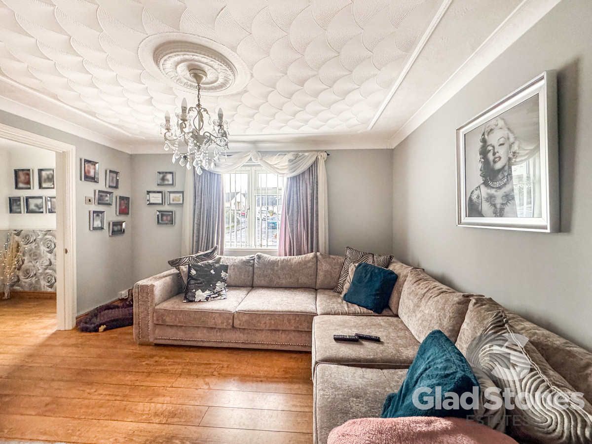 Stentaway Drive, Plymstcok, Plymouth, PL9 Spacious Semi-Detached House in Plymstock, photo 3