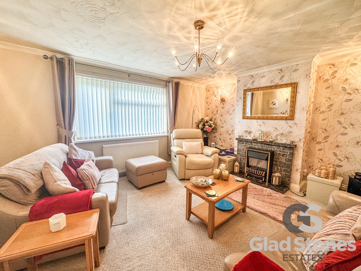 Shortwood Crescent, Plymouth, PL9 Spacious Semi Detached Family Home in Plymstock, photo 5