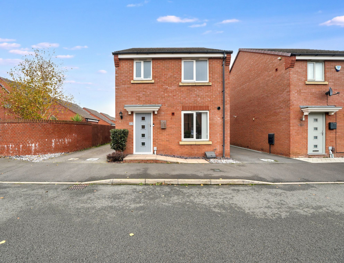 Field Sidings Way, Kingswinford, DY6, photo 41