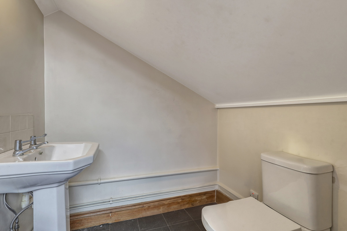 Brackendale Avenue, Basildon, SS13, photo 17