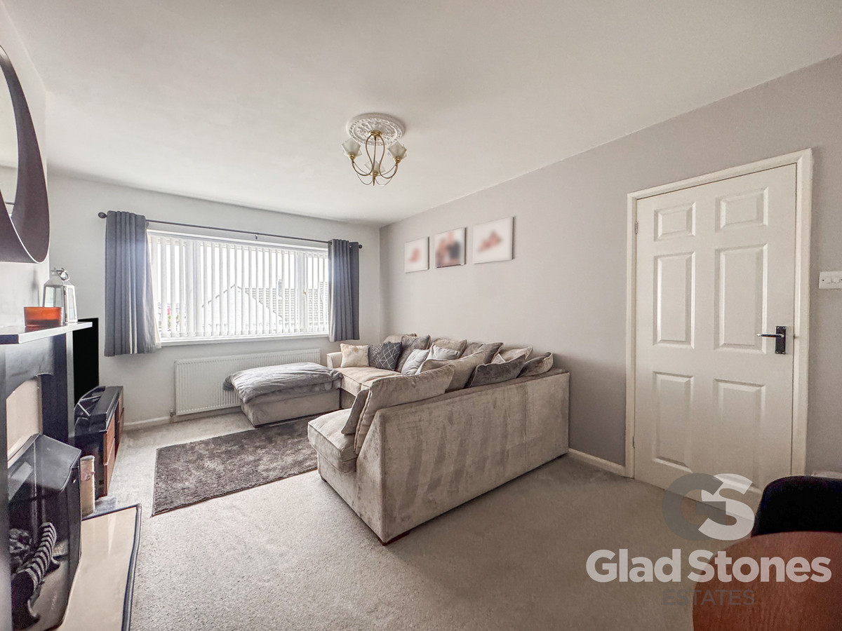 Princess Avenue, Plymstock, Plymouth, PL9 Immaculate Semi Detached Bungalow in Sought After Location, photo 2