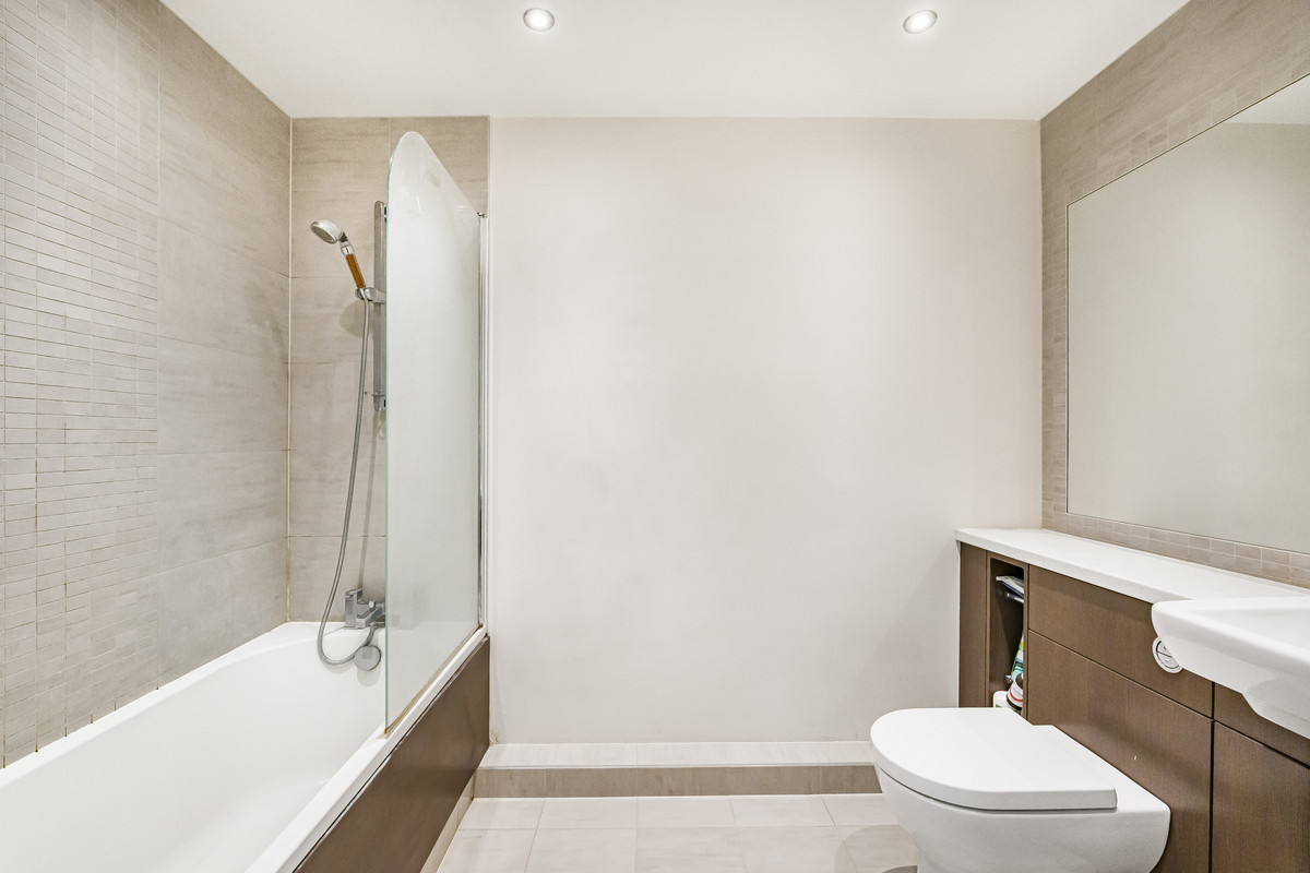 Aerodrome Road, London, NW9, photo 9