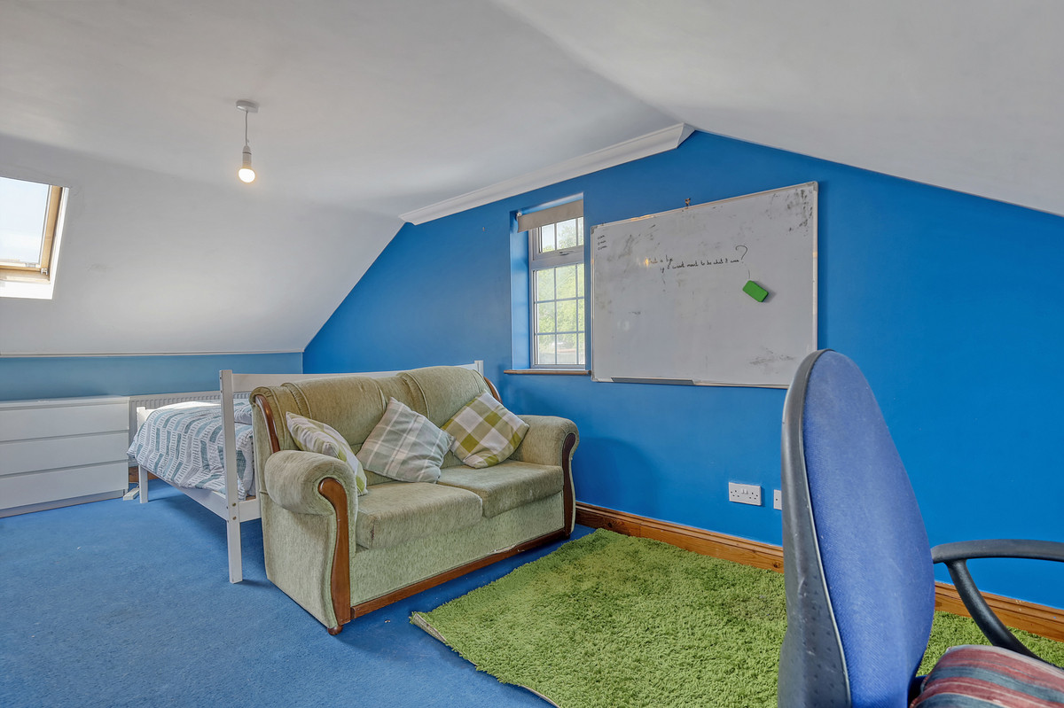 Brackendale Avenue, Basildon, SS13, photo 15